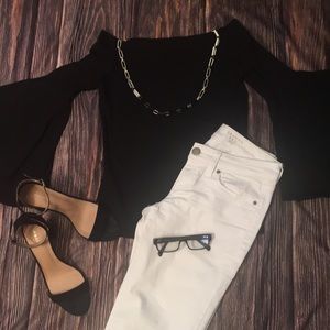 New Express Boat Neck Flared Sleeves